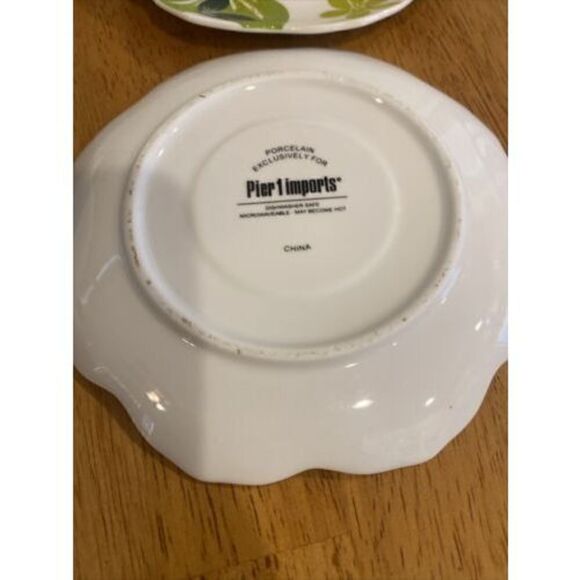4 PIER 1 IMPORTS PORCELAIN WITH SCALLOP EDGE SAUCERS DIPPING DISHES 5.5 INCHES - Picture 6 of 8